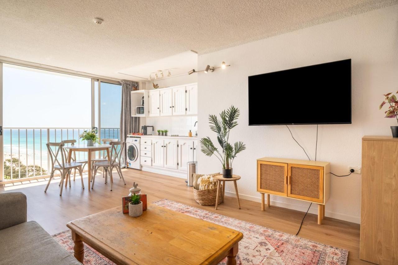 Stunning 1br Unit Opposite Surfers Paradise Gold Coast