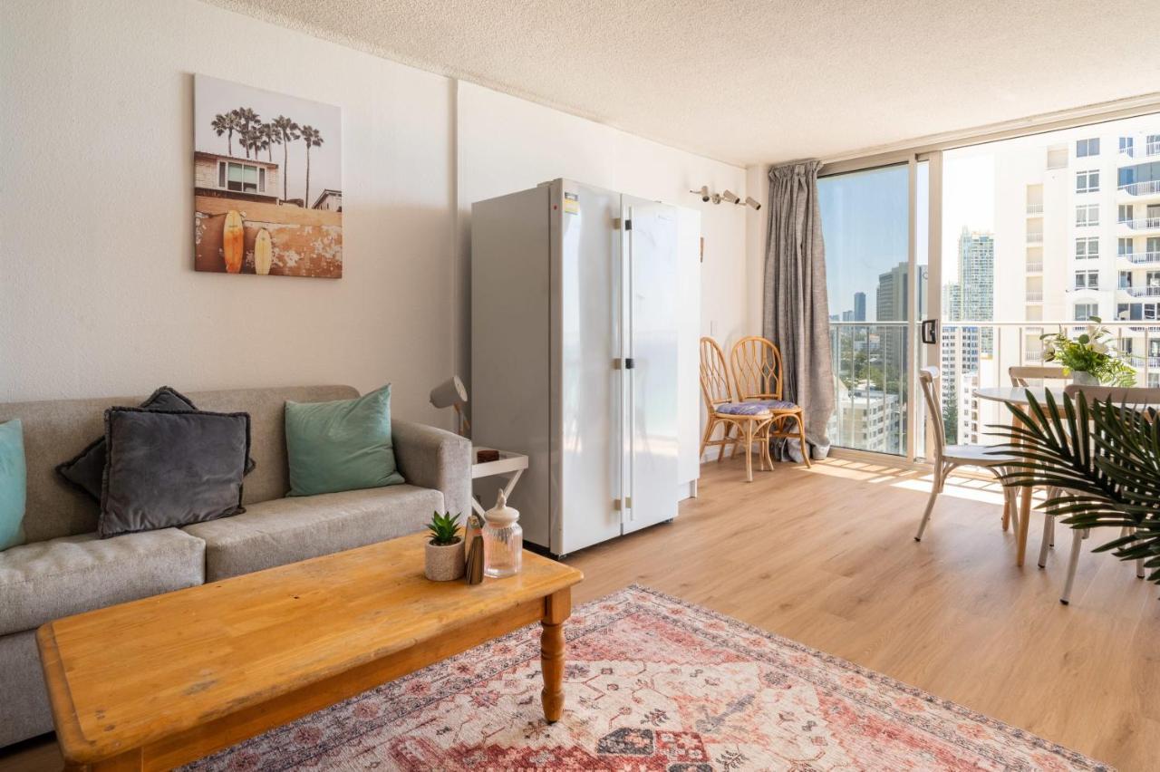 Stunning 1br Unit Opposite Surfers Paradise Apartment